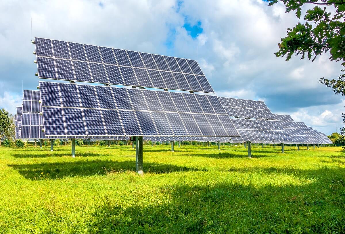 How to Claim the 2025 Federal Solar Tax Credit