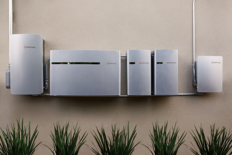 Top Solar Batteries to Maximize Energy Storage